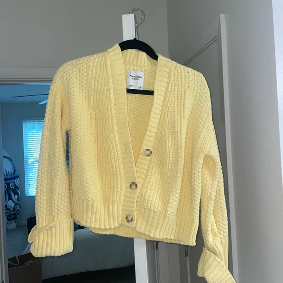 Abercrombie & Fitch Light Yellow Cardigan - Picture 1 of 2